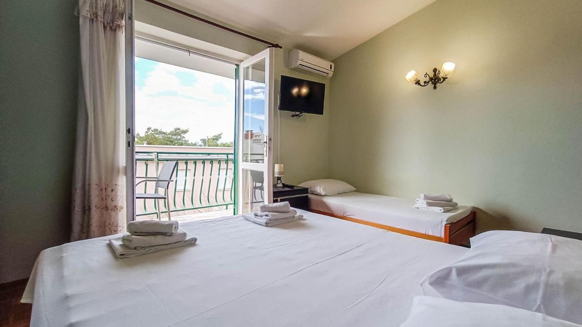 Apartments Ines - 15 Meters From The Beach Promajna Exterior photo